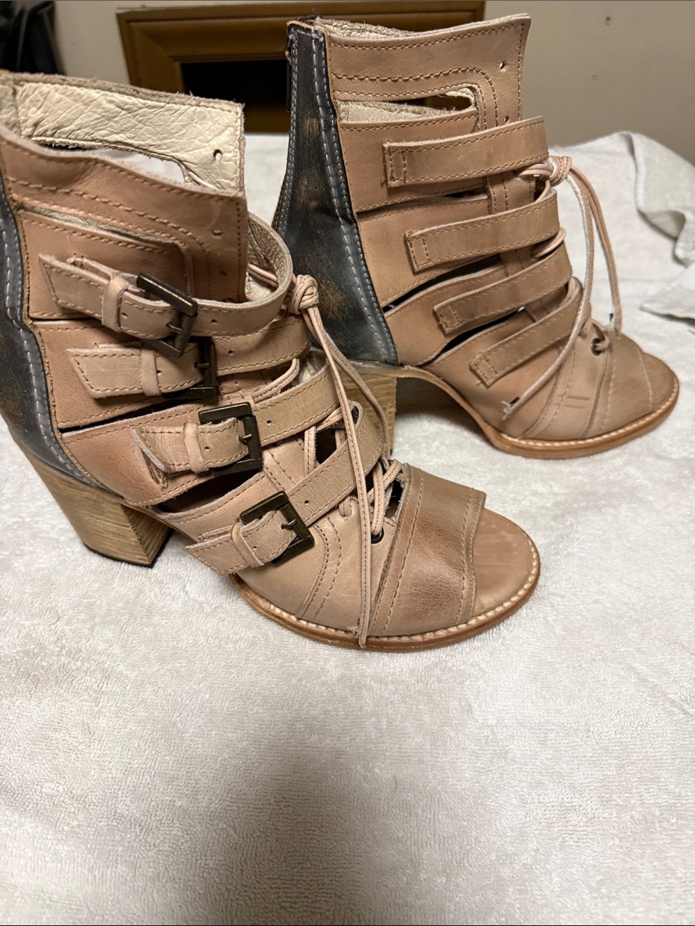Freebies by Steven Braeden Women's Tan Strappy Open-Toe Heeled Booties